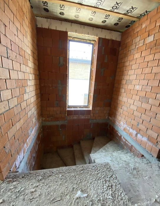 Продаж будинку на 5 сотках в Ірпені, закрите КМ, газ