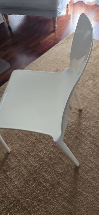 Cadeira italiana em resina tipo Kartell