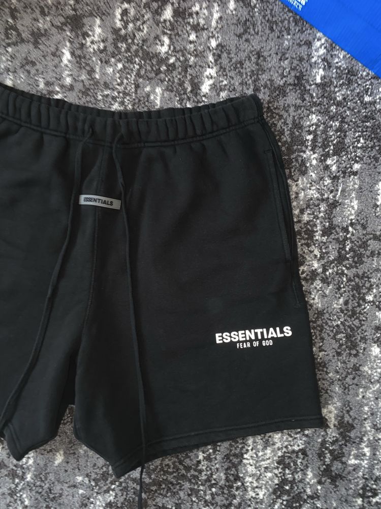 Шорти Essentials чорного кольору