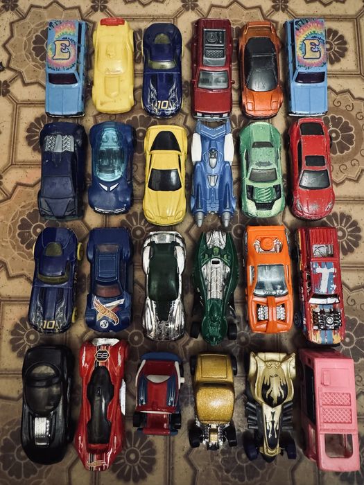 Машинки Hot Wheels оригинал и маленькие металлические машинки
