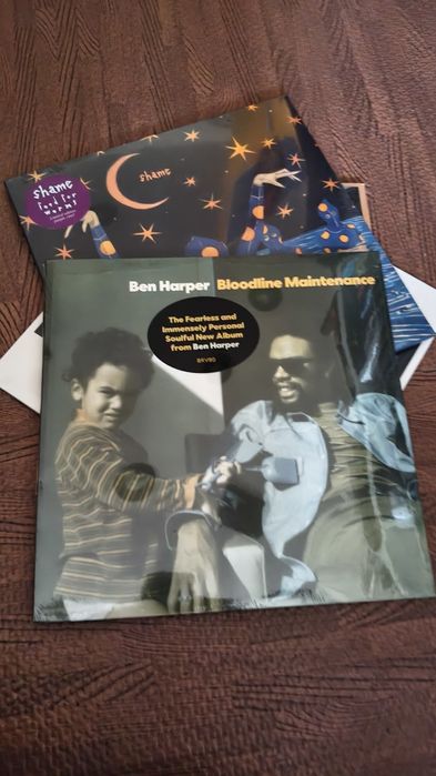 The Black Crowes  
Happiness Bastards
Selado