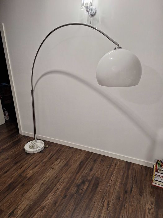 Stylowa Stojąca Lampa Srebrna z Białym Kloszem