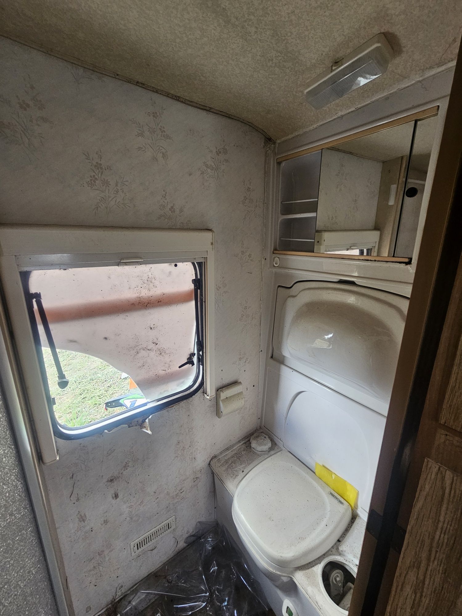 Sprzedam elddis gulfstream 1996 do naprawy