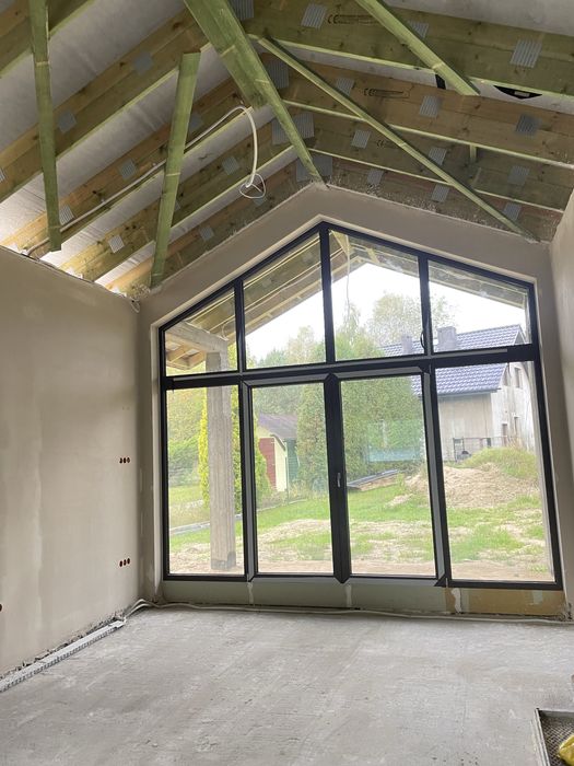 Tynki maszynowe gipsowe agregatem