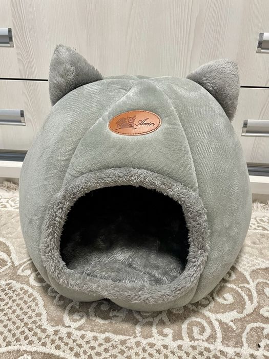 Домик, будка для собачки чи котика.