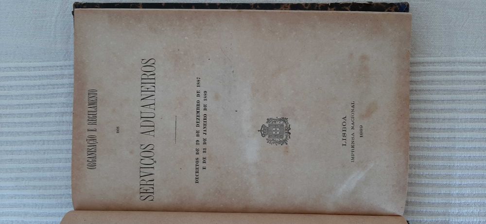 Organização e Regulamento dos Serviços Aduaneiros (1889)