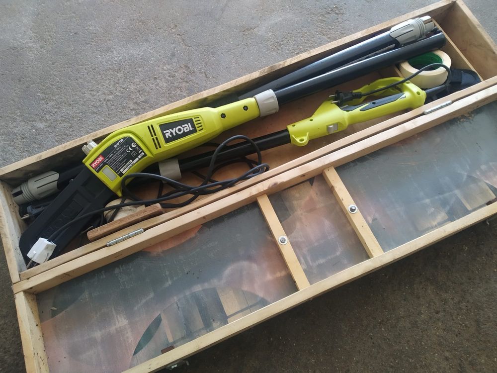 Eletrosserra RYOBI (pouco uso, bom estado)