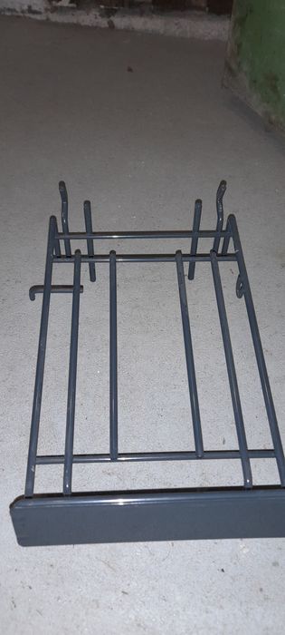 Półki metalowe, stopnie metalowe