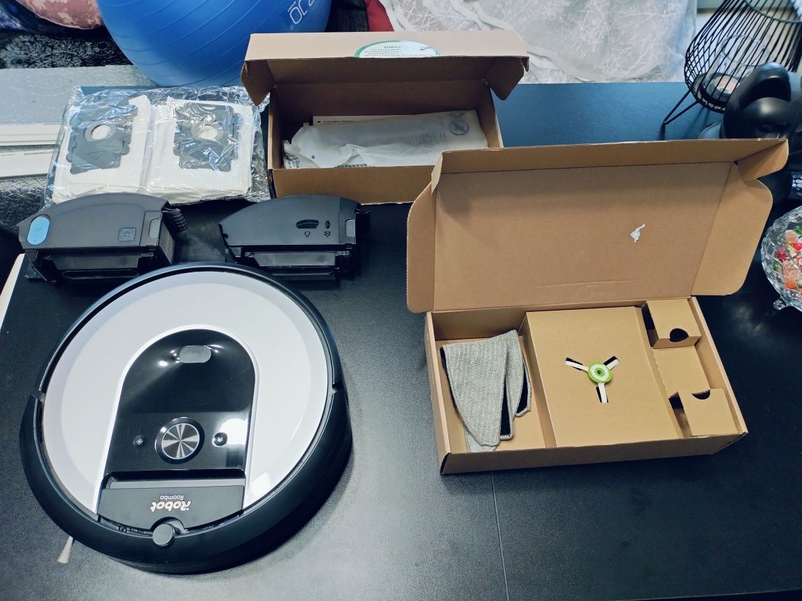 iRobot Roomba i8+