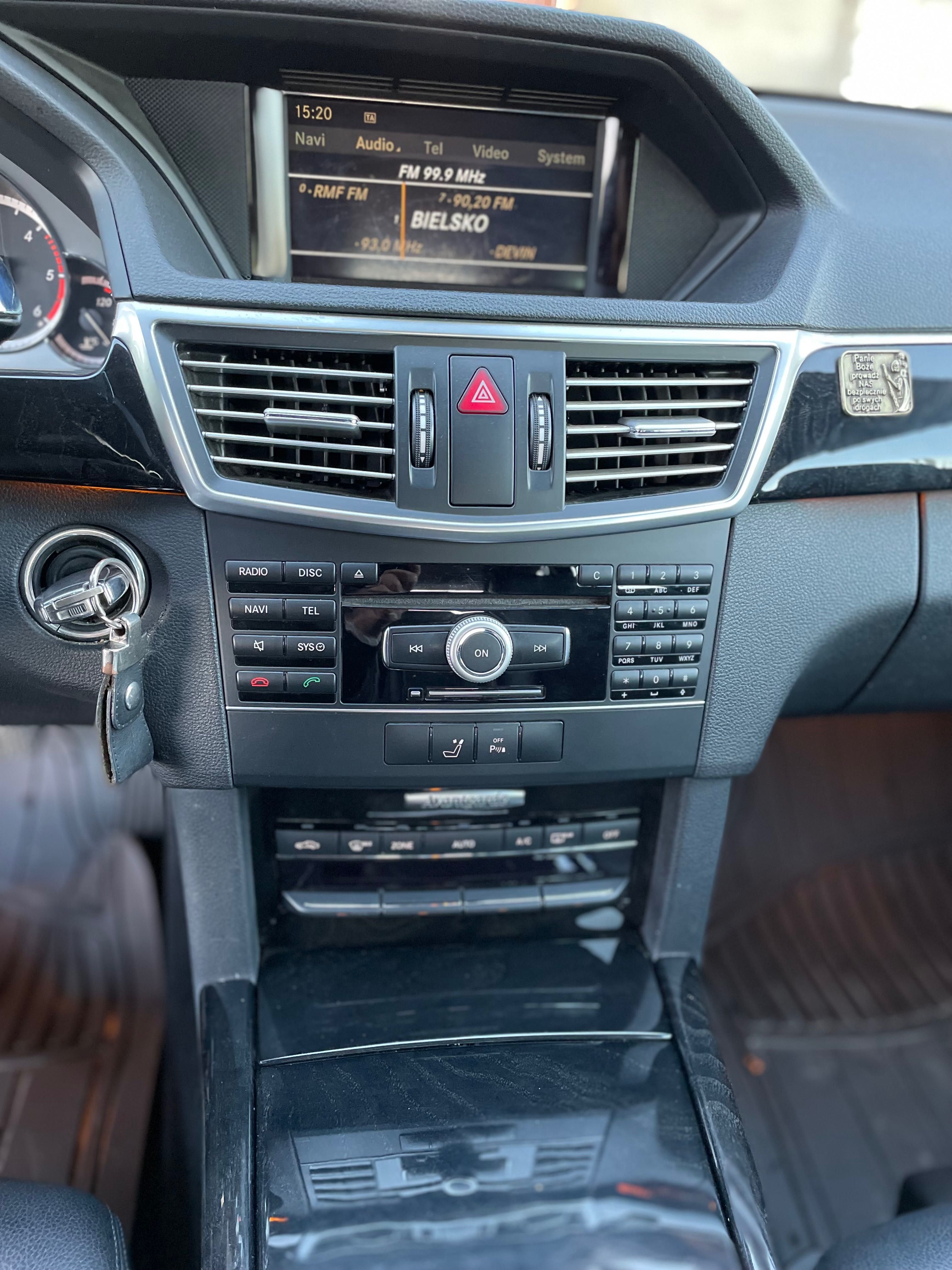 Mercedes-Benz Klasa E300 Avangarde