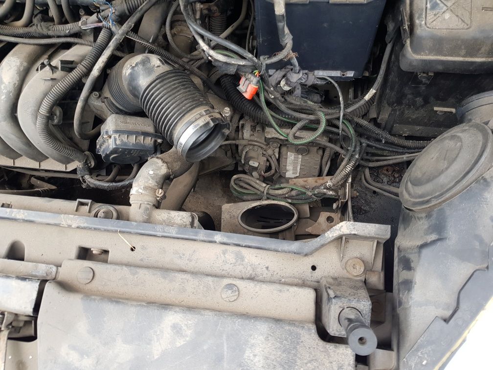 Citroen c4 2.0 automat grand ppicasso czesci silnik skrzynia lampy