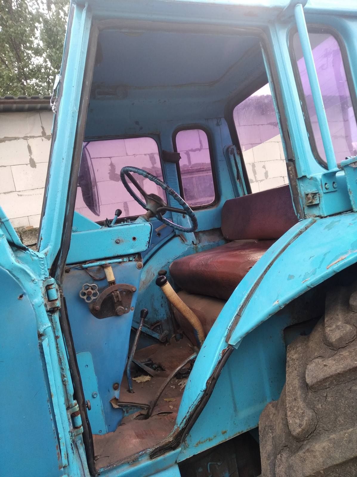..Трактор MTZ-80