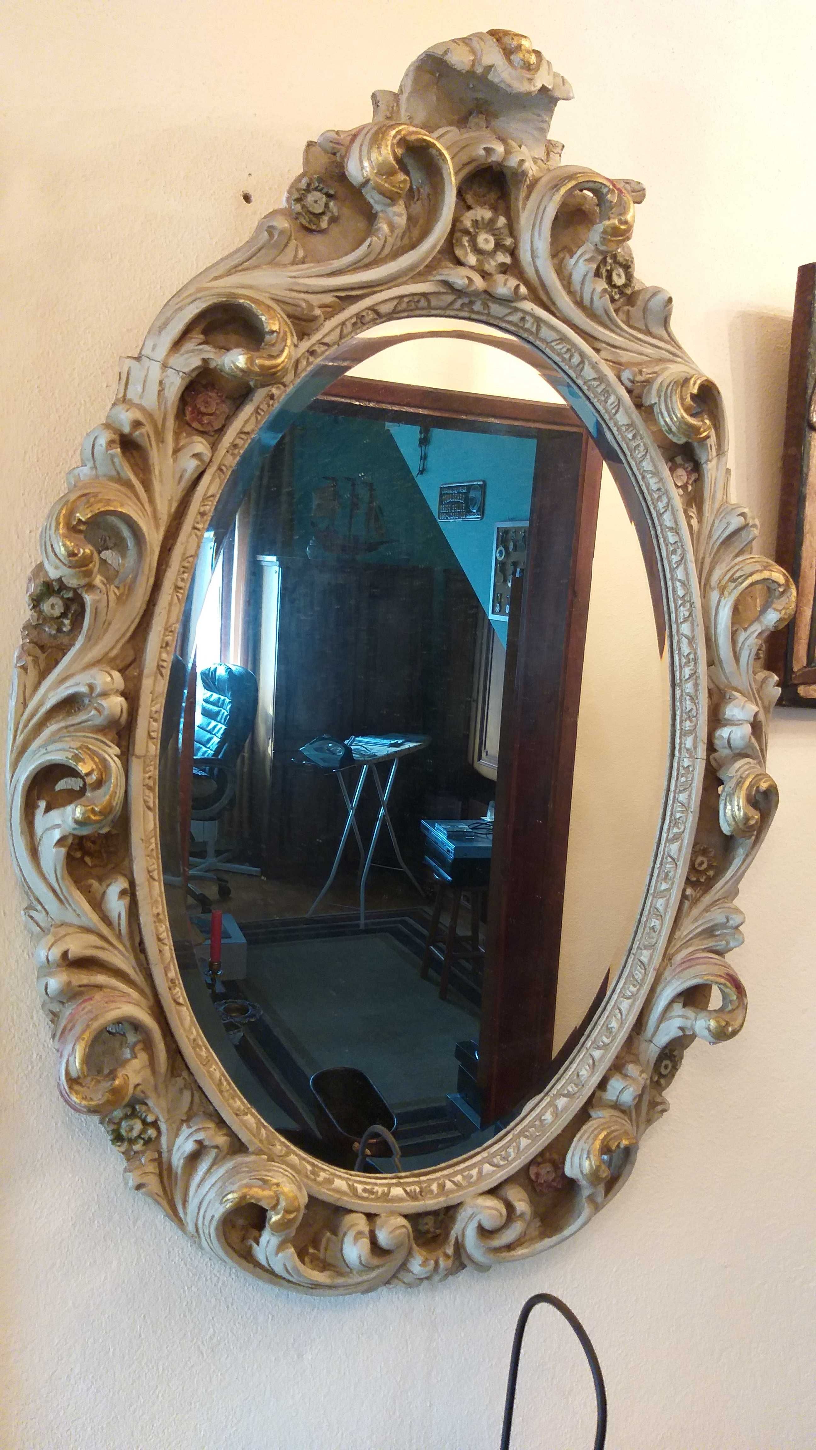 Credência em talha vintage com espelho e cadeira
