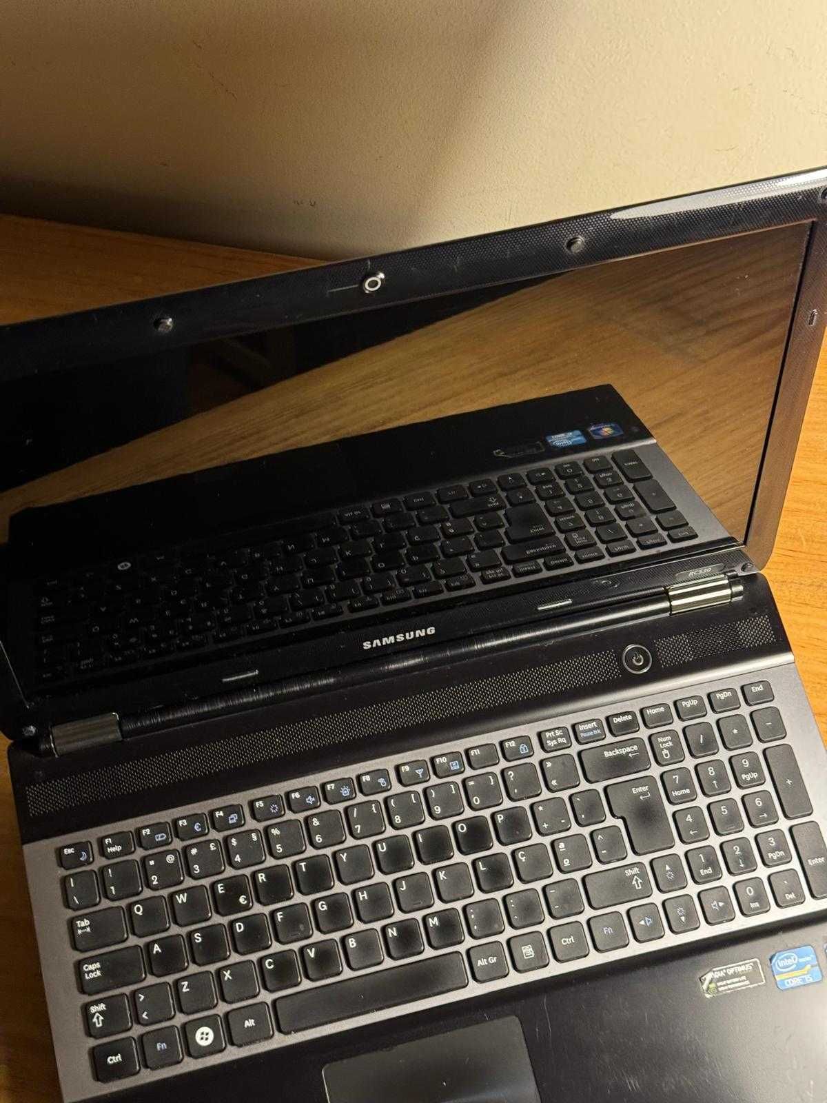 Portátil Samsung i5 - modelo NP-RC530
