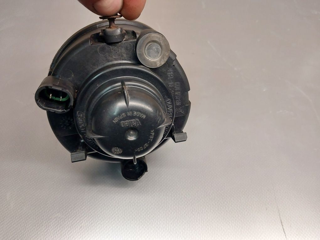 Stan BDB Megane I FL 2001r Halogen przeciwmgielny przód przedni PRAWY