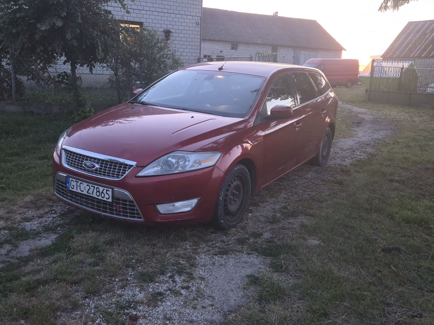 Forda Mondeo bogate