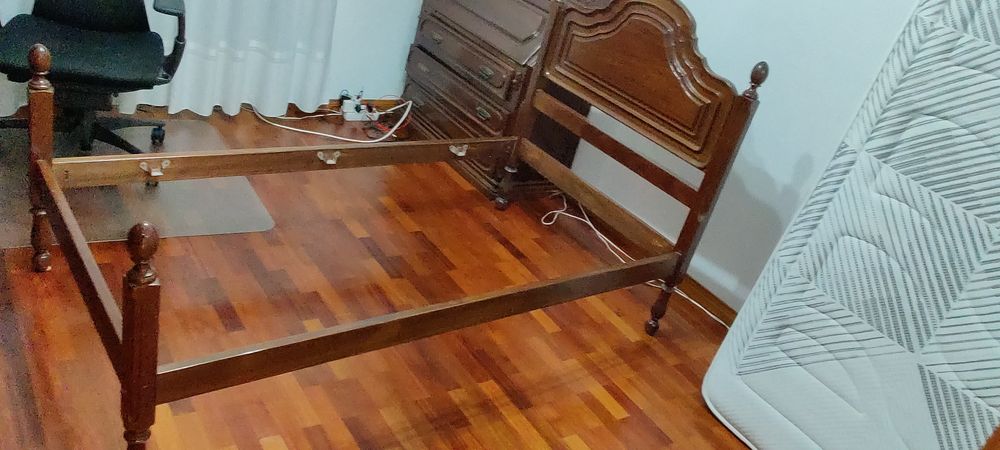 Cama SOLTEIRO de madeira maciça de BOA qualidade