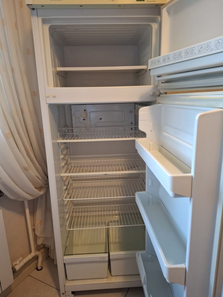Продам холодильник Atlant
