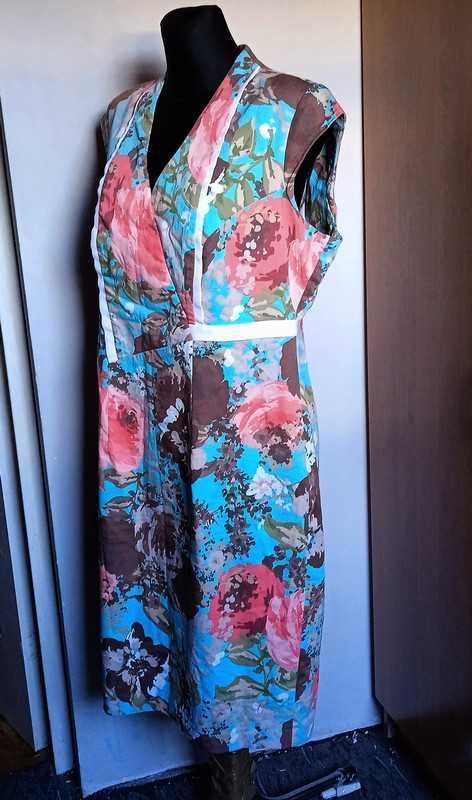 Pretty One sukienka w kwiaty r. 46/48