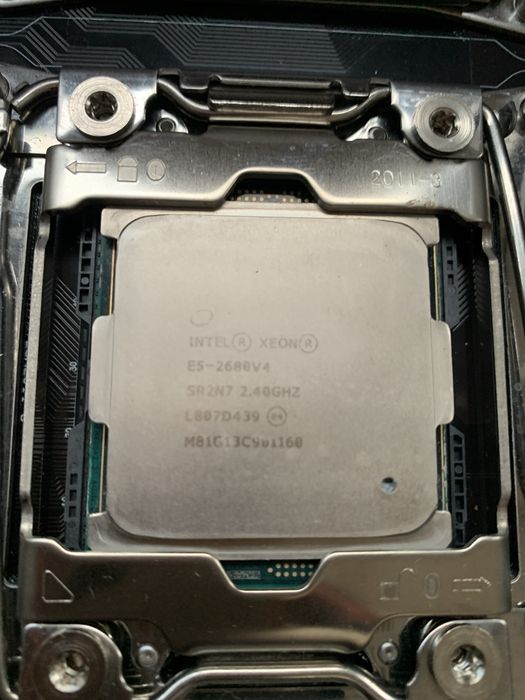 Setup com dois xeon e 64gb de RAM