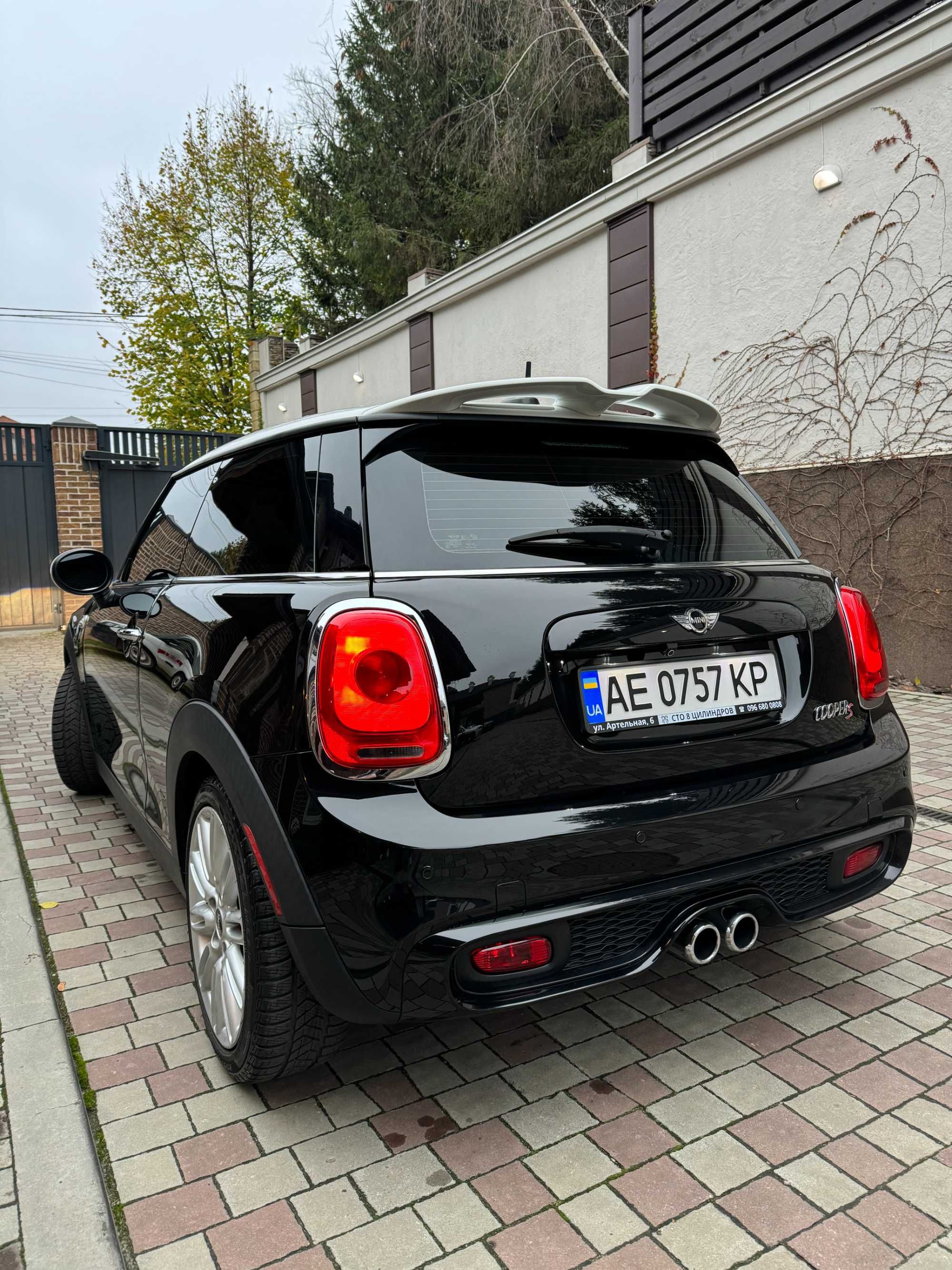 MINI Cooper S 2016, 2-літровий турбований двигун, шкіряний салон.