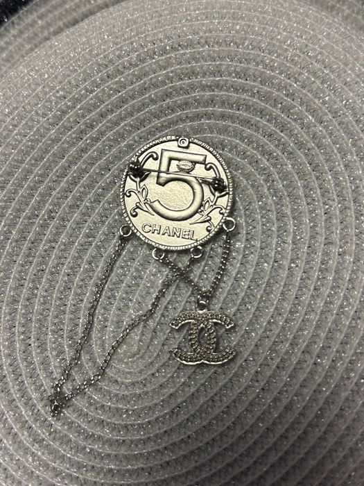 Брошка Chanel монета оригінал!!!