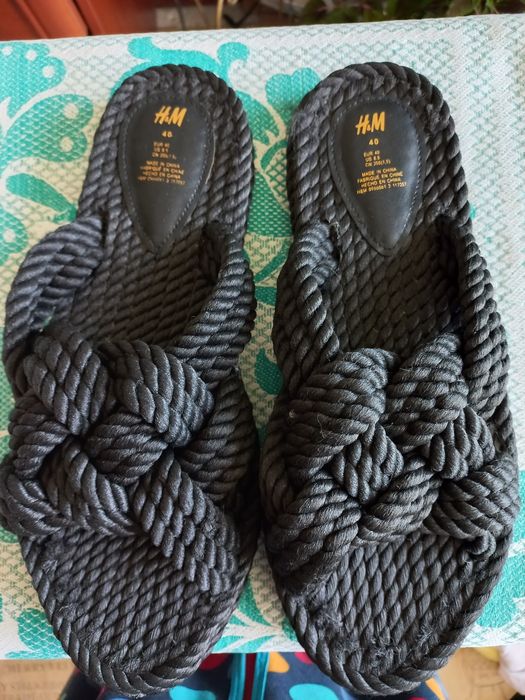 Продам босаножки,шлепки,тапочки