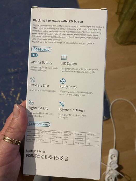 Для очищення обличчя (пор) з LED-дисплеєм