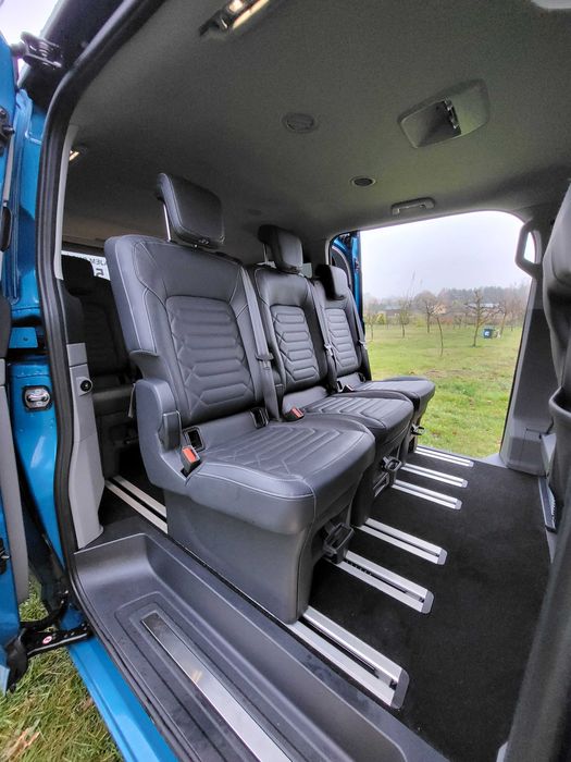 Wynajmę nowego 8-osobowego busa Ford Tourneo Custom -automat, hak, 4x4