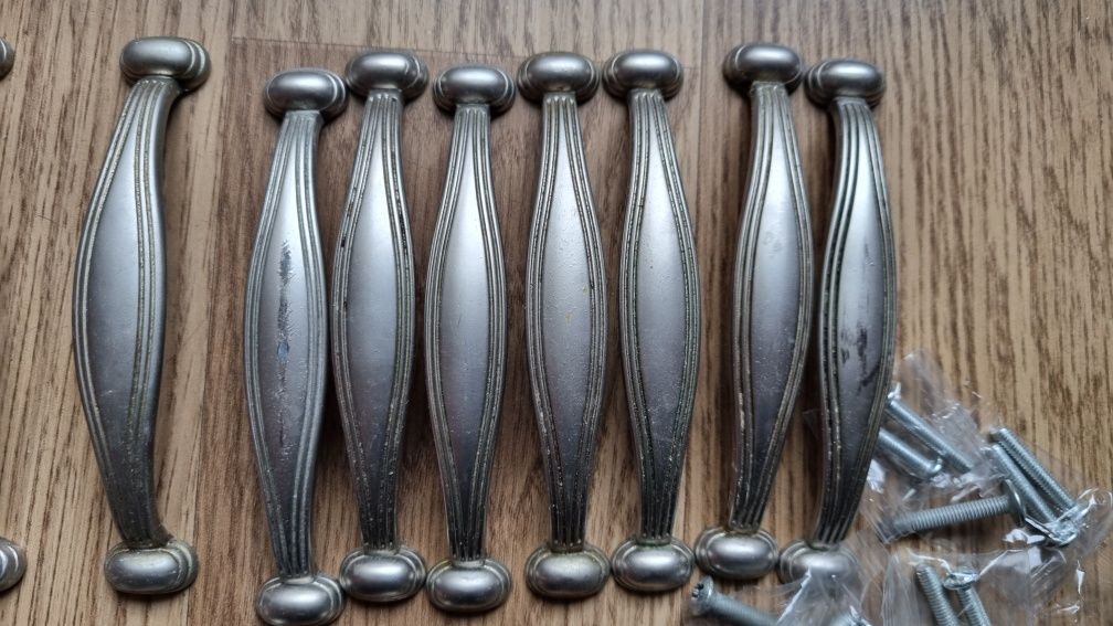 Uchwyty meblowe 21 szt 96mm 20 srebrne okrągłe 14 złote okrągłe