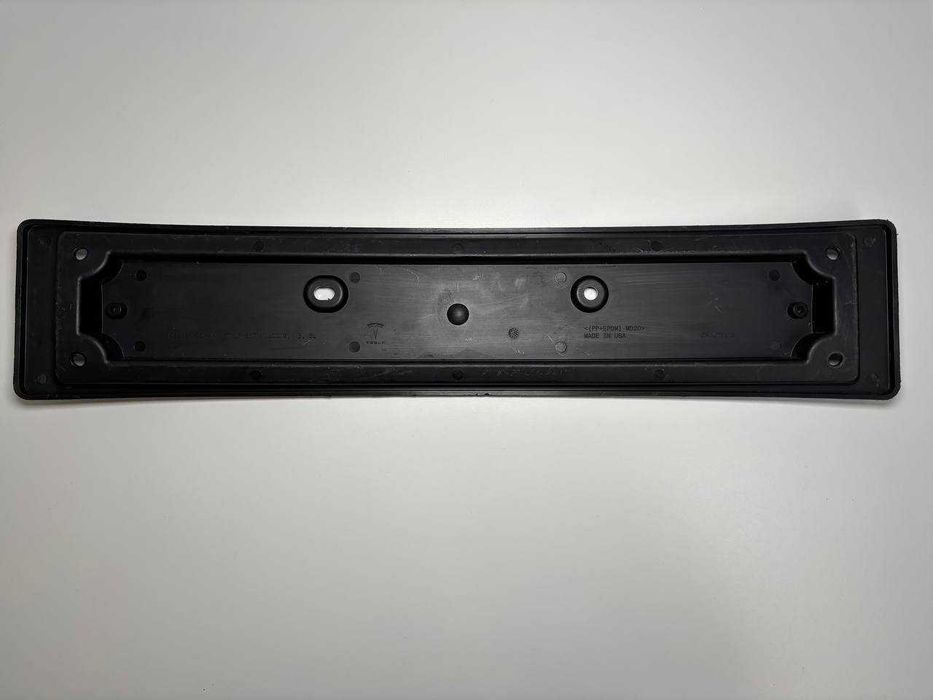 Подиум под номер Tesla Model 3