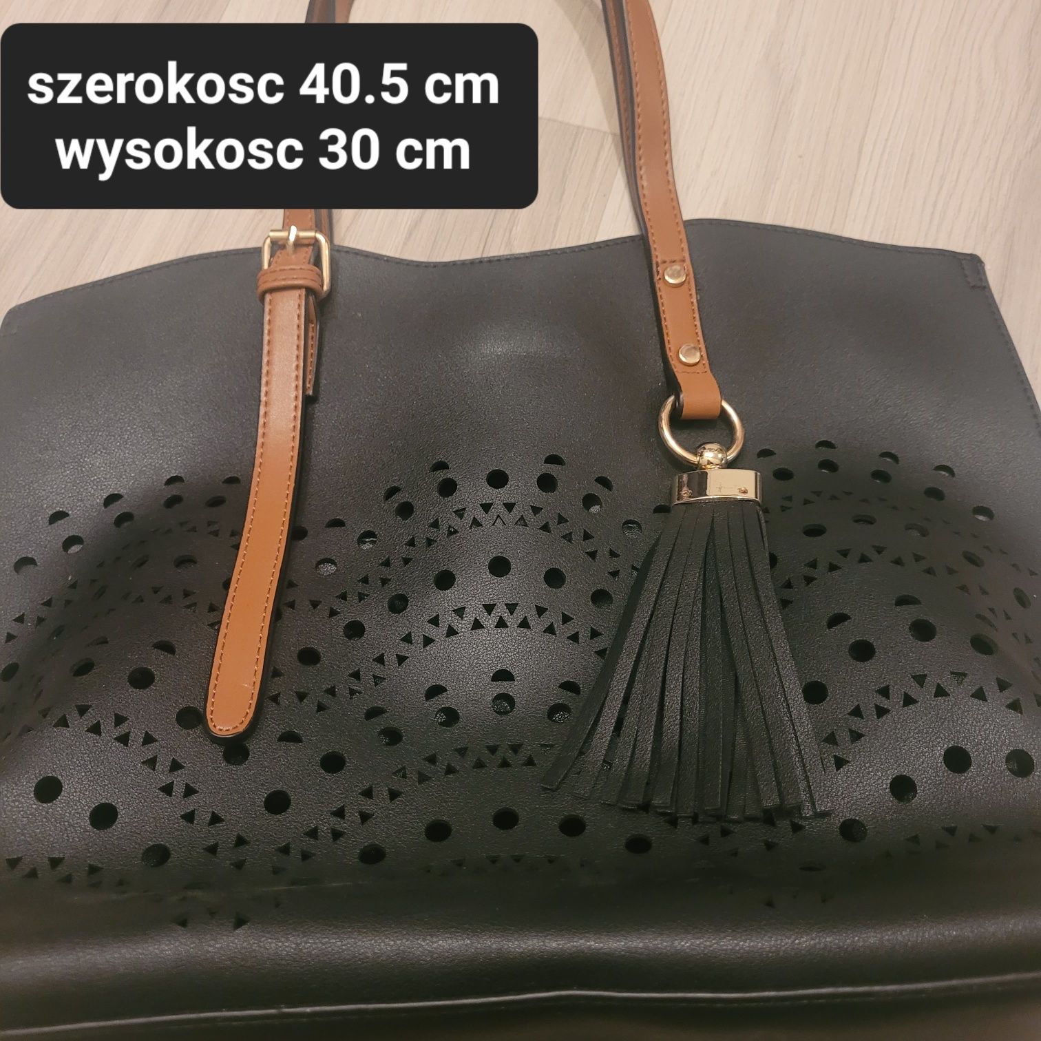 Torebka do ręki czarna