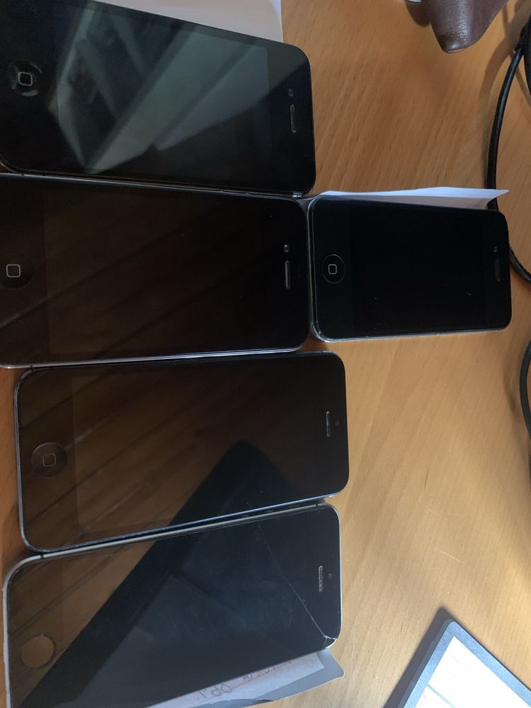 Lote de 5 Iphones 4,4s e SE