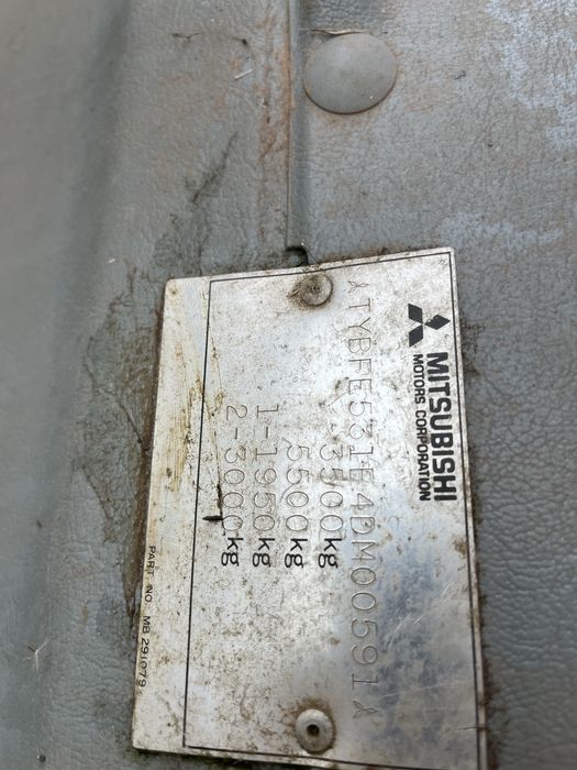 Cabine canter estreita