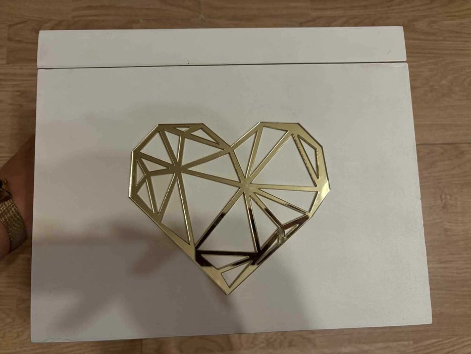 Weselne kieliszki, tablice rejestracyjne, wieszaki, koszyczki itp