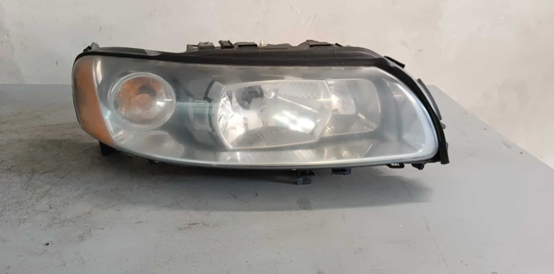 Lampy przednie volvo v70 II 04-07r europa oryginał komplet