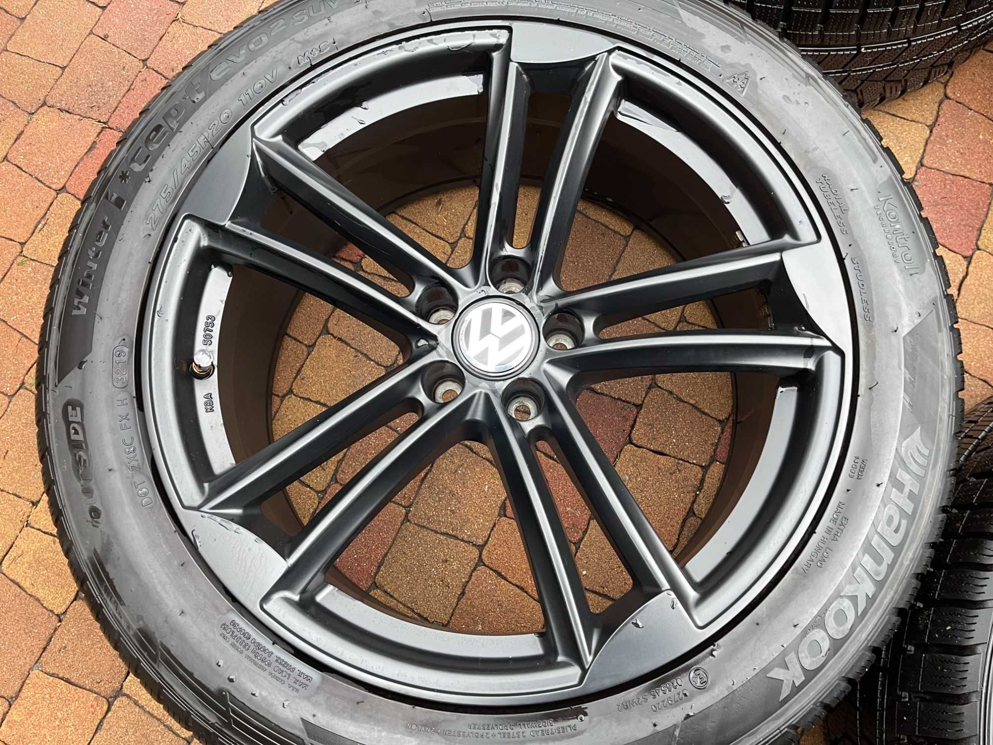 3693. Alufelgi 20"  Volkswagen Audi Q7 Skoda BMW X5 X6 9J ET33 5x112