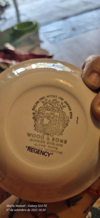 Taças de louça da Wood & Sons