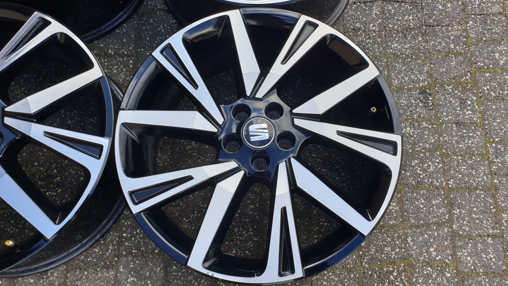 18" Seat oryginal  Arona FR 5x100  7j  et47  A3 Golf 4 Polo