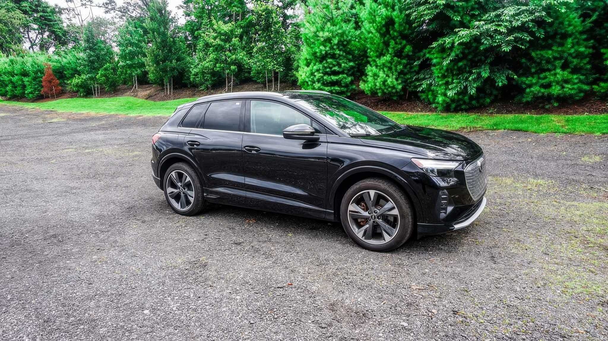 2022  Audi Q4 55