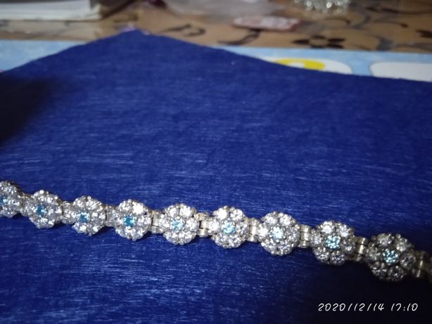 Продам серебряный женский браслет 925 пробы