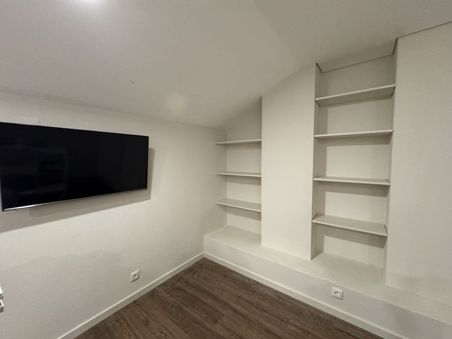 Alugo Estúdio Santa Maria da feira junto Hospital (ler anúncio)