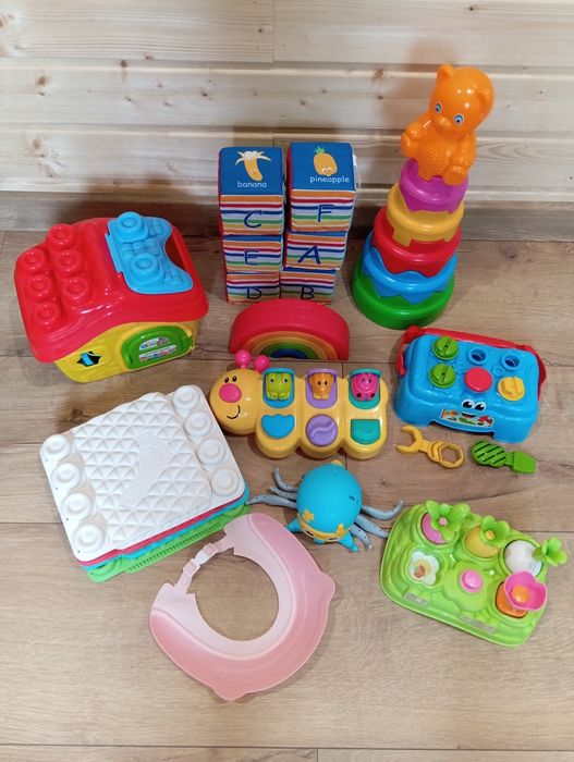 Zestaw zabawek dla malucha