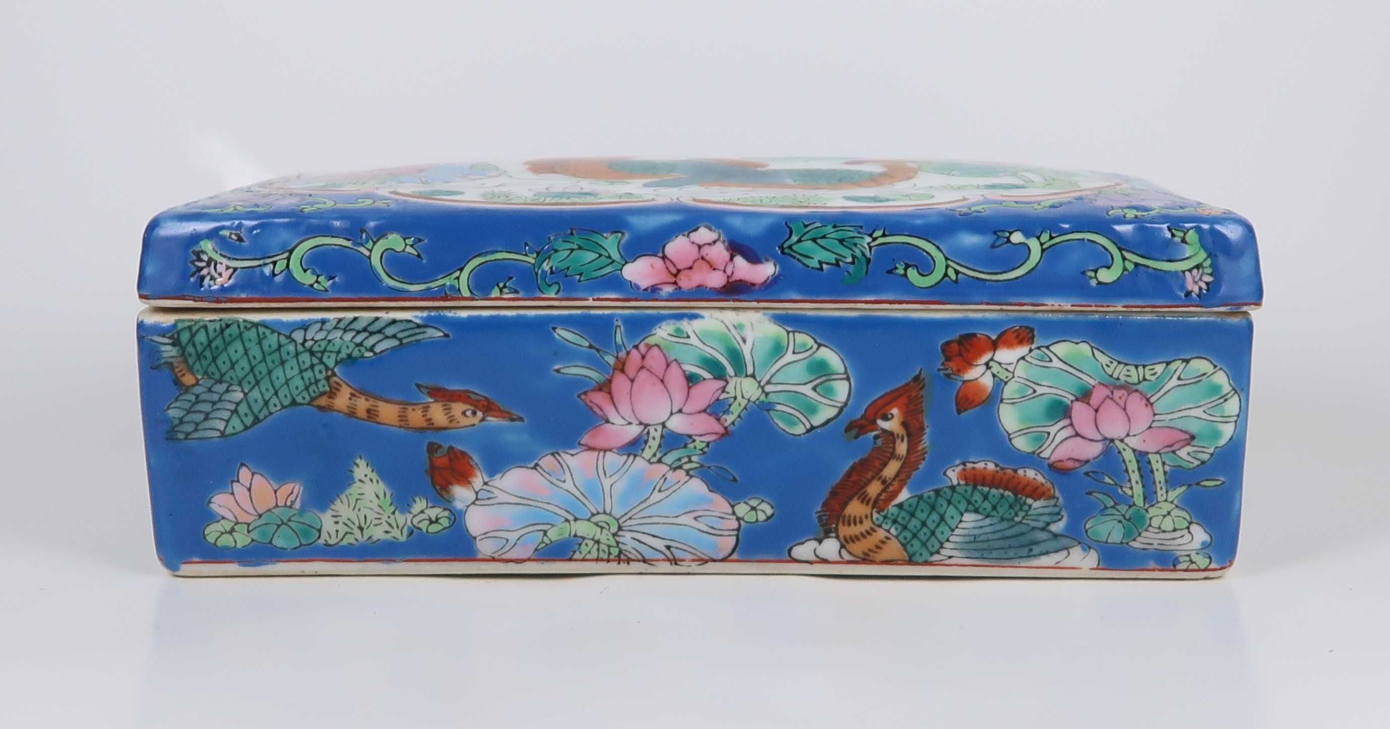 Caixa em porcelana da China
