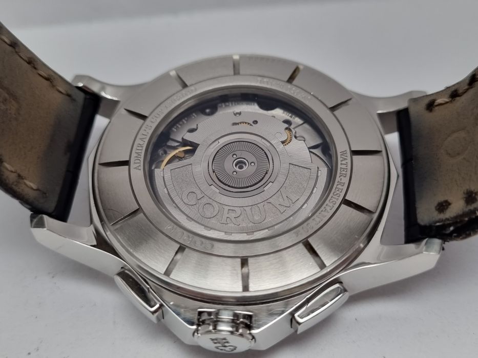 Часы corum admiral's Cup legend