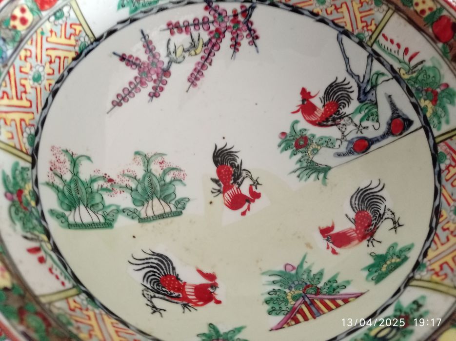 Conjunto peças decorativas em porcelana,