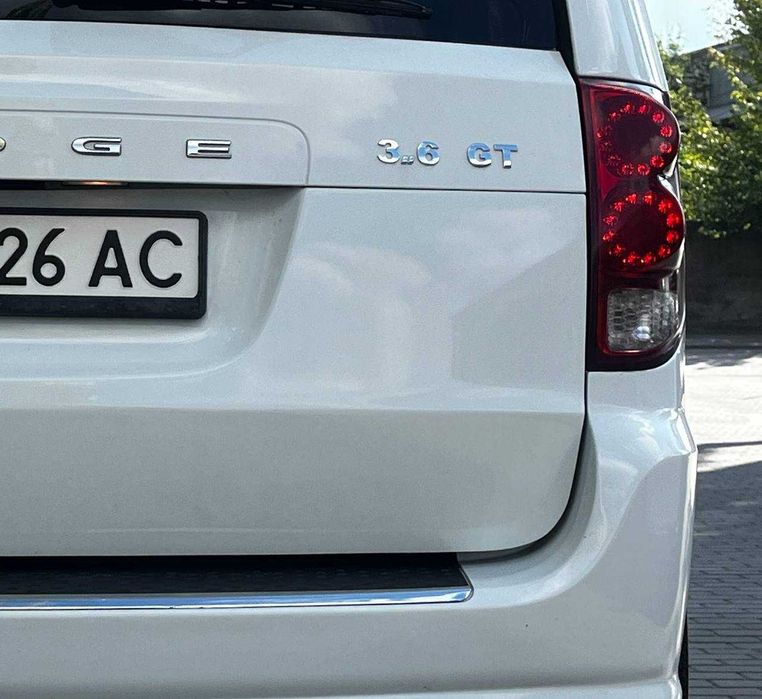 Dodge Grand Caravan 2017 7 мест автомат газ - бензин