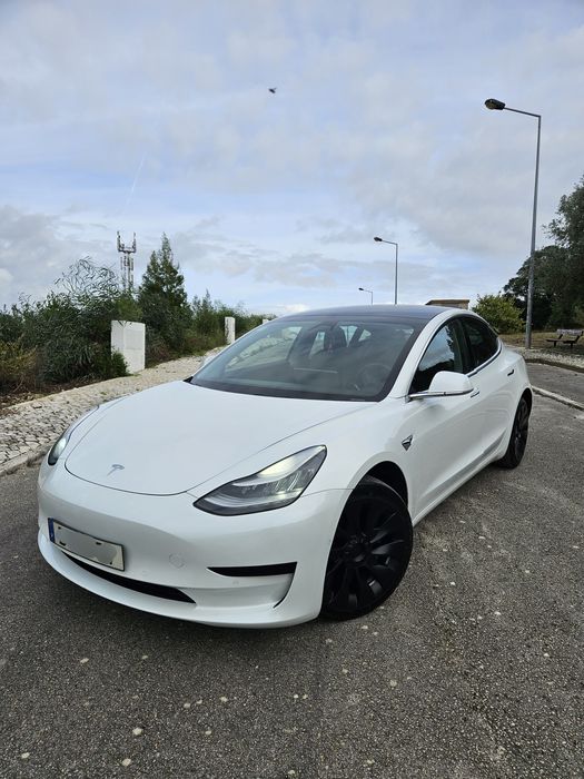Tesla model 3 SR plus