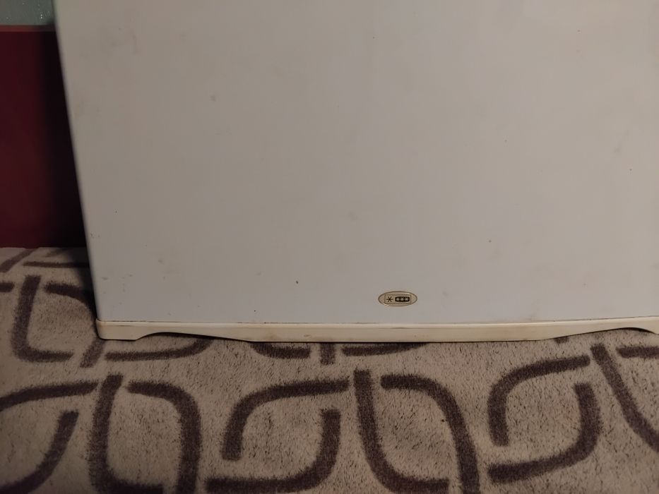 Продам дверку холодильника EXQWISIT 214-6.