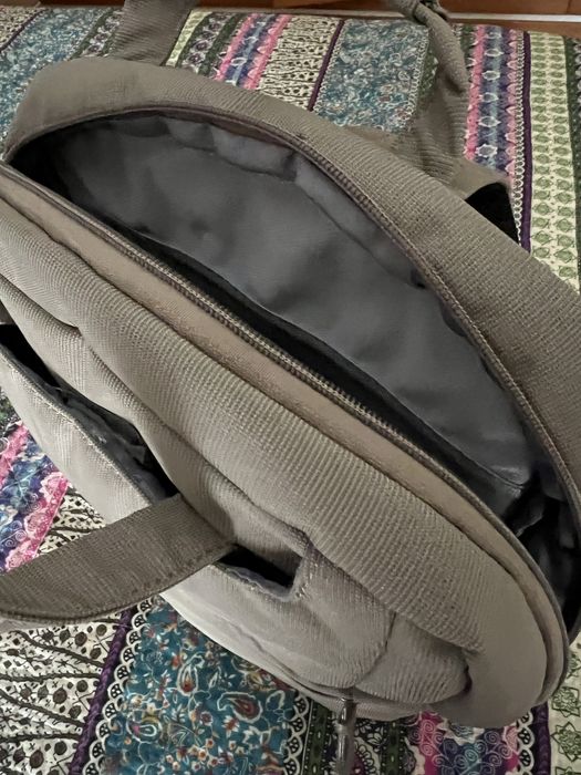 Mochila em tons terra